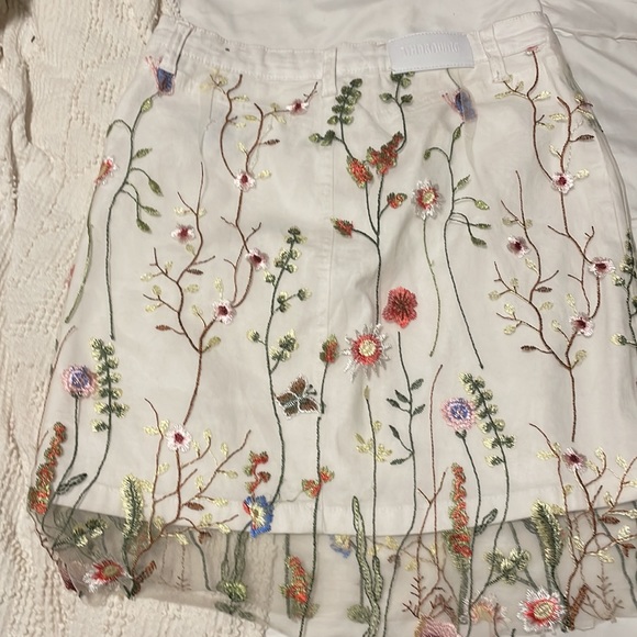 Hydraulic White Denim Mesh Overlay Floral Butterfly Tribeca Mid Rise Mini Skirt - Picture 10 of 12